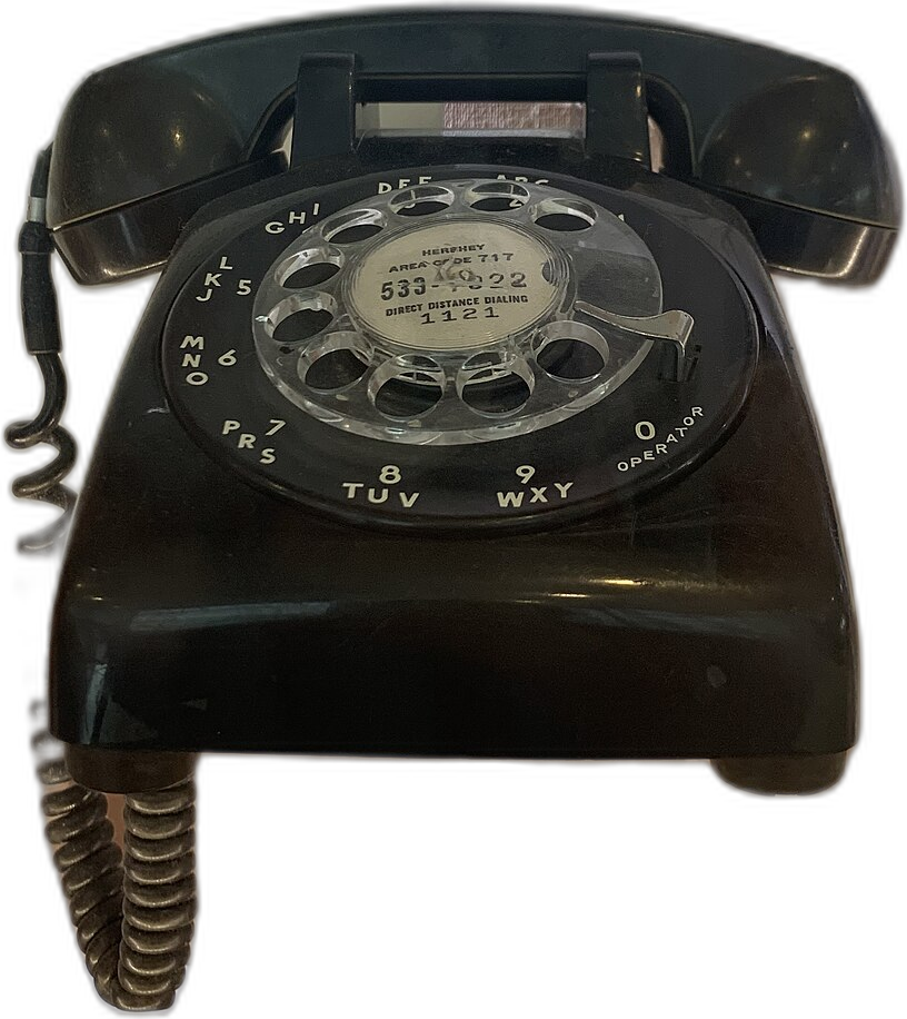 Western Electric Model 500 telefonu. Beklemeye alındığımızda en az dinlediğimiz müzik, yıllarca bu ahizeden aktı.
