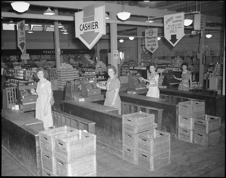 Oak Ridge, Tennessee'de bir süpermarket, 1945.