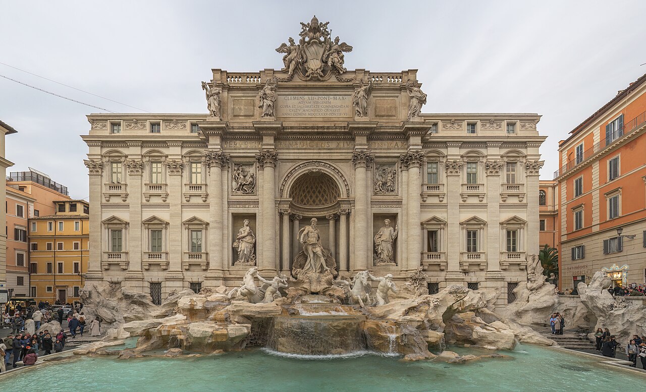 Trevi Çeşmesi, Roma. Suyu hâlâ Agrippa'nın MÖ 19'da yaptırdığı Aqua Virgo hattından geliyor